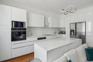 Élégance parisienne près des Champs-Élysées