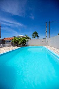 Sobrado com Piscina - Pontal do Parana