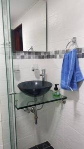 Amazing one bedroom apartment near the Airport !