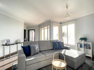 Sunny Side by Atlantic Holiday