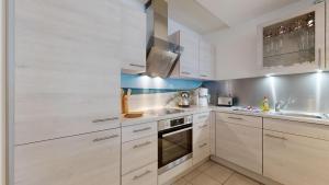 FeWo in direkter Strandlage mit Balkon und Sauna, Dünenresidenz Prora-App 111