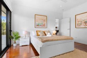 5BDR Ultimate Family Retreat Pool Toys Galore