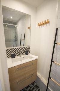 Fully-equipped apartment in city center + parking