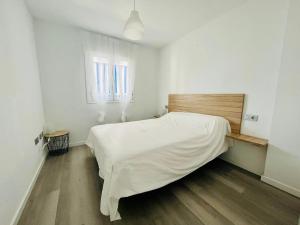 Apartamento con vistas al mar y plaza aparcamiento