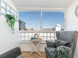 Bright Valadim Apartment