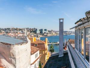 Bright Valadim Apartment