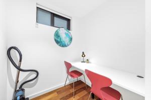 2BR Apartment in heart of Burwood