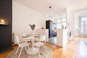La Madeleine-Beautiful bright two bedroom apart