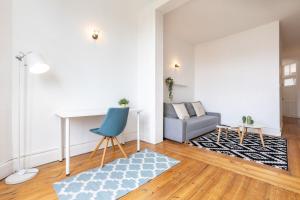 La Madeleine-Beautiful bright two bedroom apart