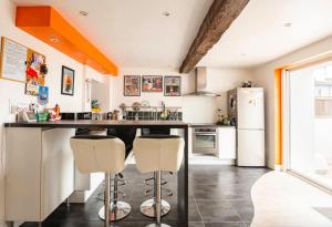 Chambre privée avec salle de bain dans la Maison Noble de la Taule du Luc