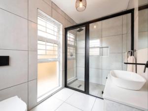 Kellys Beachfront Apartments