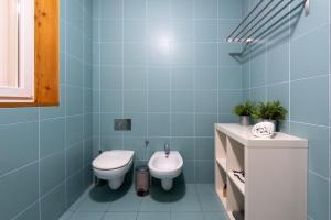 Fontainhas Flat: Balcony & Parking