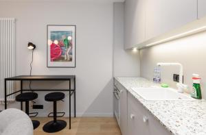 Quercus Deluxe Studio by BookingHost