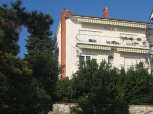 SANDRA KAT Apartment near sea and beach