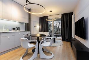 Quercus Deluxe Studio by BookingHost