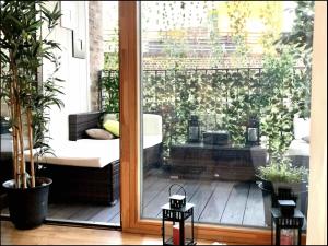 Notting Hill 2-Bed Apt with Balcony 1 min to Tube