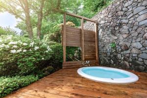 Open-air bath & Private hot-spring Villa in Hakone