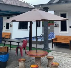D' Lembah Pool Homestay Sekinchan - Kampong Sungai Leman