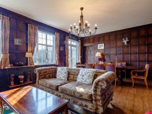 7 bed in Exford MONKH
