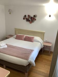 Hotels Logis Le Marronnier : photos des chambres