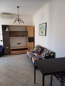 Pretty Little Apartment