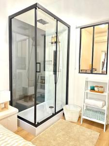 Appartement Avignon Intramuros avec jardin et barbecue - 3-star hotels in Avignon