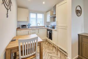 Host & Stay - Sea View Road