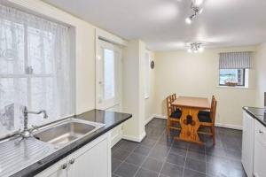 Host & Stay - Lavender Cottage