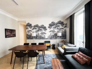 141 - Urban Beautiful Flat near Champs-Elysees