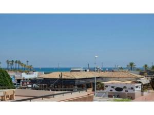 Apartamento de 2 habitaciones en primera línea con vistas al mar