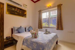 JAQK Holidays - Big Chill Villa for Big Groups, Private Pool-WiFi-Caretaker-Parking, North Goa