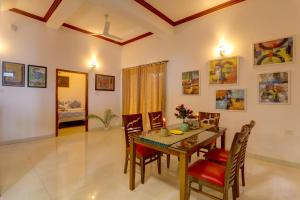JAQK Holidays - Big Chill Villa for Big Groups, Private Pool-WiFi-Caretaker-Parking, North Goa