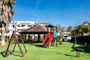 Apartamento familiar muy soleado cerca de la playa y parking incluido