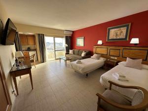 Estudio PYR privado con vistas al mar