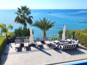 Villa Sunrise first line in Coral Bay