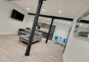 Temple Court Cavern Quarter Apartments by Happy Days