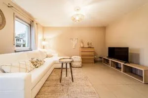 Beautiful apartment in the city and free parking - Dippach