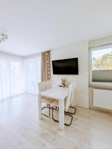 Deluxe Suite, 150 meters to Beach, Large Balcony, Parking, Lift, Leśne Tarasy