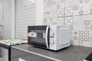 MIQ HK16 - 3BR Huai Khwang MRT with Pool Table near Jodd Fair