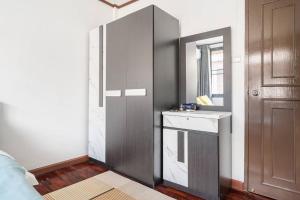 MIQ HK16 - 3BR Huai Khwang MRT with Pool Table near Jodd Fair