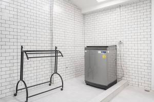 MIQ HK16 - 3BR Huai Khwang MRT with Pool Table near Jodd Fair