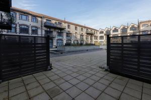 Appartements Manhattan Loft - centre - 5 mn a pied gare - parking prive - patio : photos des chambres