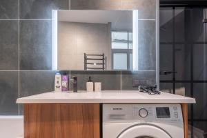 Old Town stylish studio with spacious bathroom