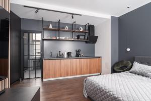 Old Town stylish studio with spacious bathroom