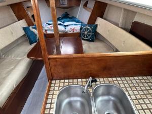 Bateaux Sejour atypique sur un voilier proche toutes commodites : photos des chambres