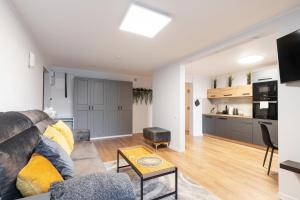 Newly Refurbished Lukiskiu Square Apartment by Reside Baltic