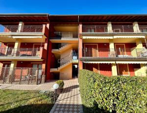 Twins Apartment - 200m dal Lago di Garda con Piscina