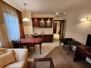 Luxury Downtown Appartment - 150m ski lift Gondola