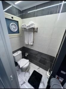 WOW Pyramids Inn With Rooftop Lounge