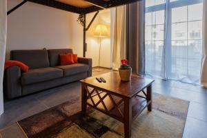 Appartements Manhattan Loft - centre - 5 mn a pied gare - parking prive - patio : photos des chambres